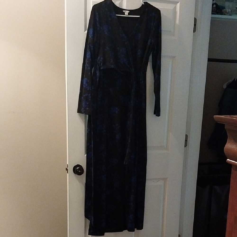 Cato Black Long Sleeve Cocktail Gown